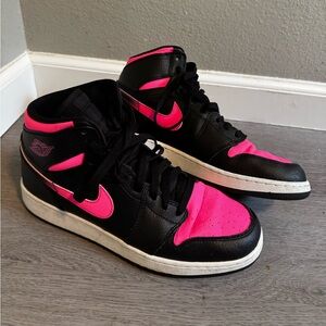 Air Jordan ‘1’s pink and black